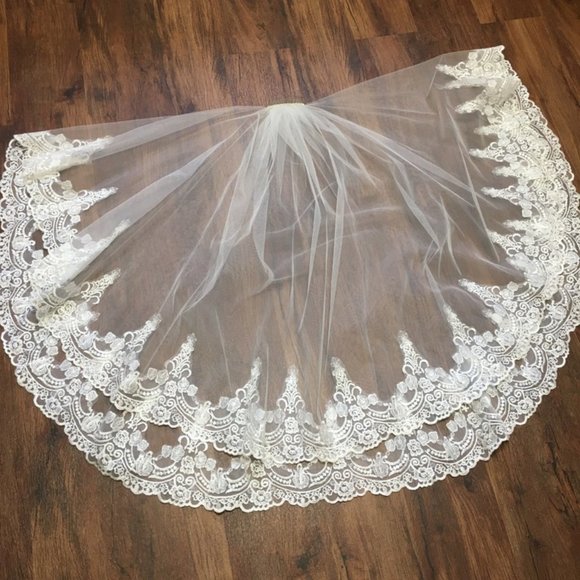 VTG Tulle with Applique Floral Lace 2-tier Wedding Veil White - Picture 2 of 15